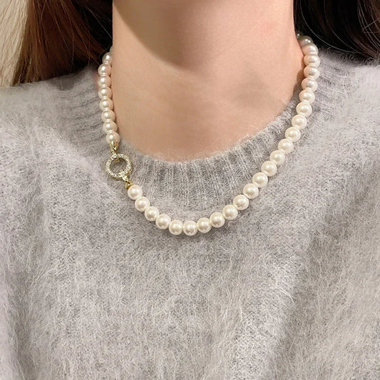 collier-de-perle -'élégant-blanc