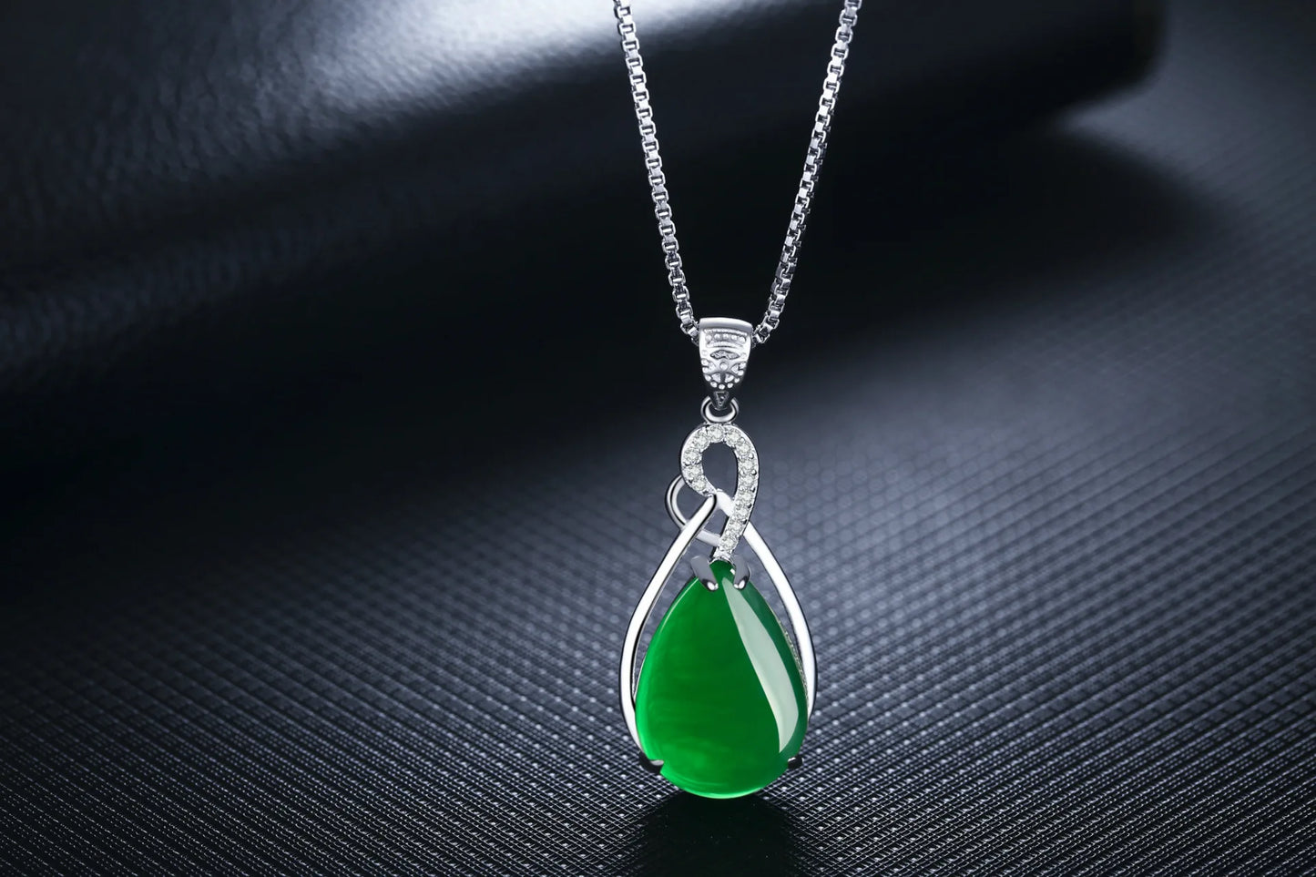 collier -en-argent-l'Émeraude-vert