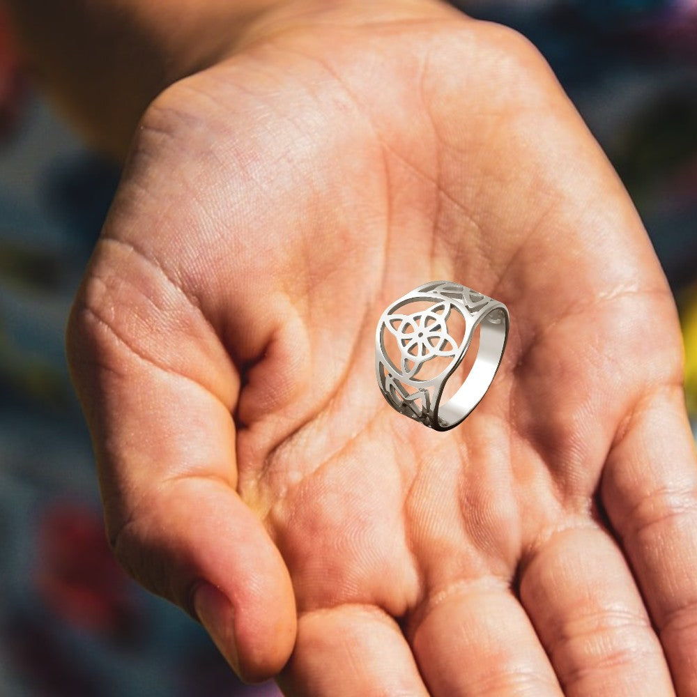 bague-noeud-celtique-puissance-main