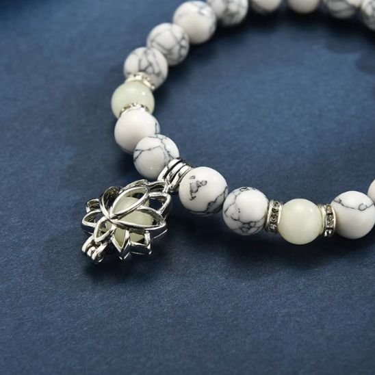 bracelet-en-pierresnaturelles-lotus-blanc